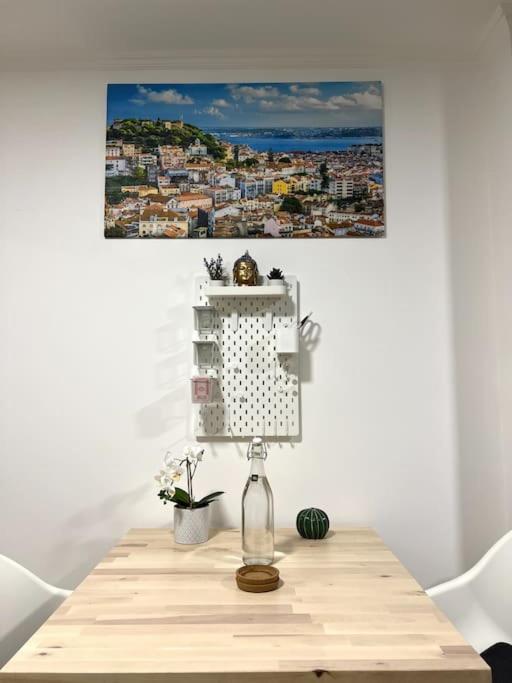 Artistic Digital Getaway - Patio & Great Location! Apartment Lisbon Exterior photo