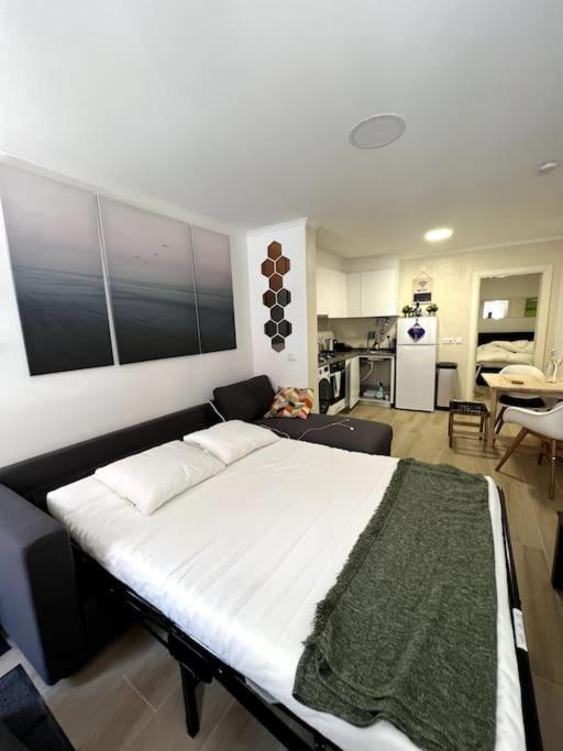 Artistic Digital Getaway - Patio & Great Location! Apartment Lisbon Exterior photo